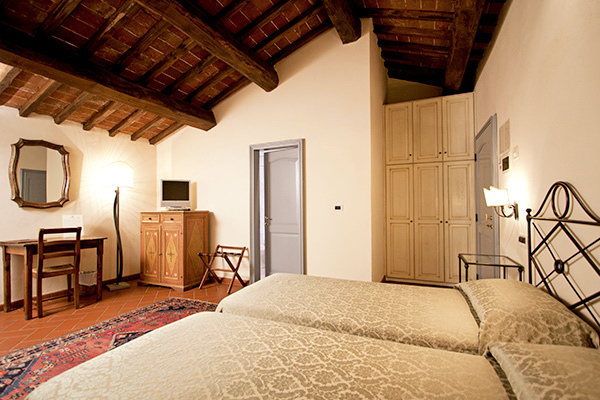 RELAIS TORRE SANTA FLORA 4* - Subbiano (AR) Hotel 4* in posizione strategica