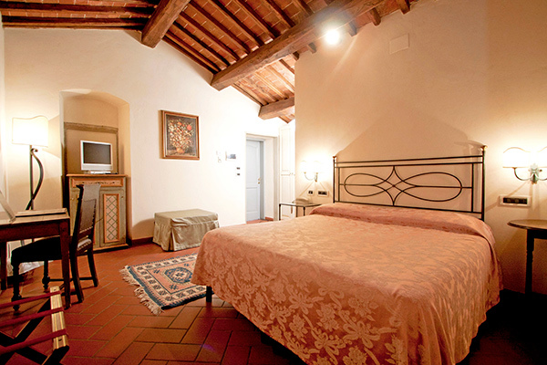 RELAIS TORRE SANTA FLORA 4* - Subbiano (AR) Hotel 4* in posizione strategica