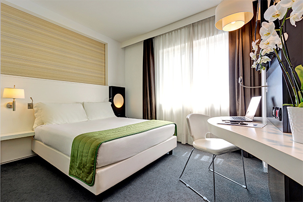 IH HOTELS ROMA Z3 4* - Roma (RM) Moderno Hotel a 7 km dal centro di Roma