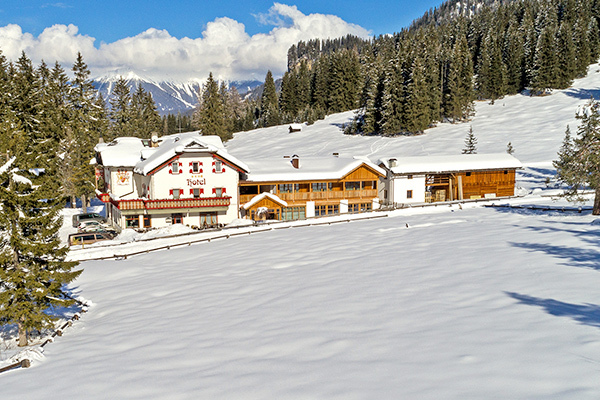 ALPIN NATUR HOTEL BRUCKELE 3*S - Braies (BZ) Hotel di lunga tradizione