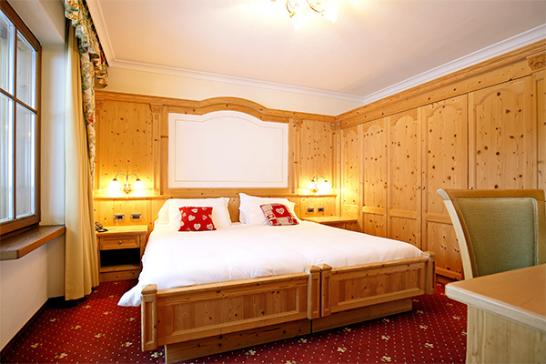 HOTEL GREIF - TH CORVARA 4* - Corvara in Badia (BZ) A 200 metri dalle piste, a 1850 metri di altitudine