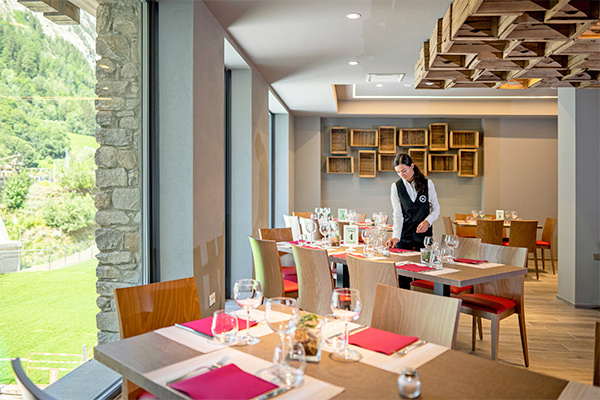 TH COURMAYEUR 4* - Courmayeur (AO) Ai piedi del monte Bianco
