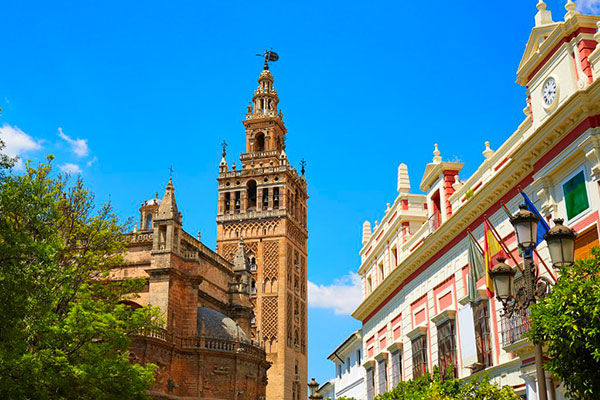 Un tour nell’incantevole Andalusia, tra arte, storia e tradizioni senza tempo
