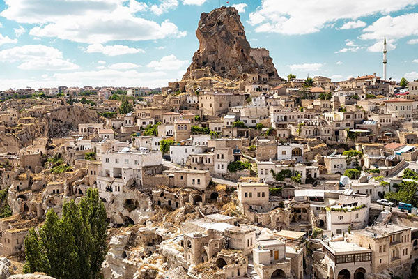 Un viaggio tra meraviglie antiche e paesaggi unici