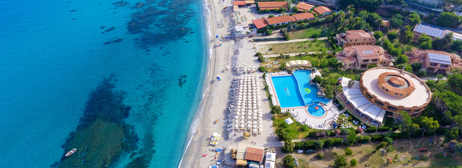 A circa 8 km dalla rinomata Tropea