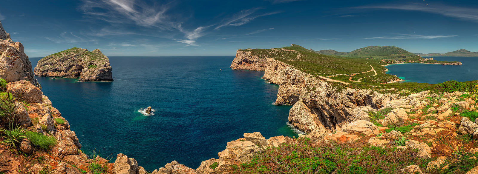 Vista panoramica sulla baia di Capo Caccia