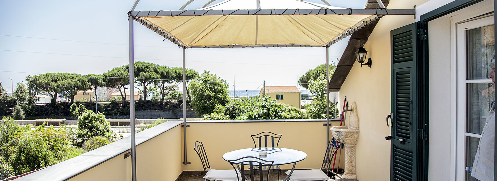 Appartamenti con piscina sulla Riviera Ligure