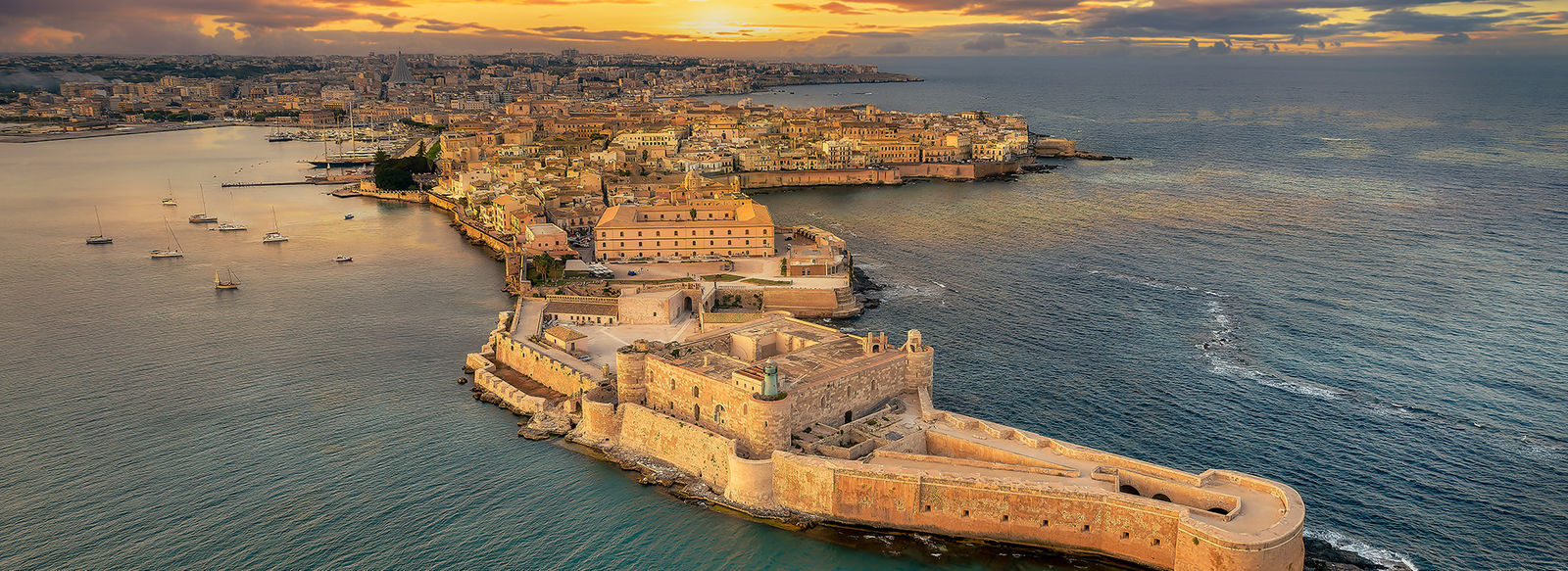 Sulla Penisola della Maddalena, a 800 metri dal mare