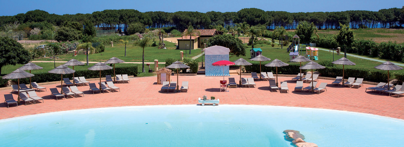 A 300 metri dalla spiaggia