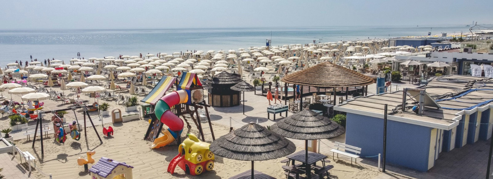 Fronte mare con servizio spiaggia