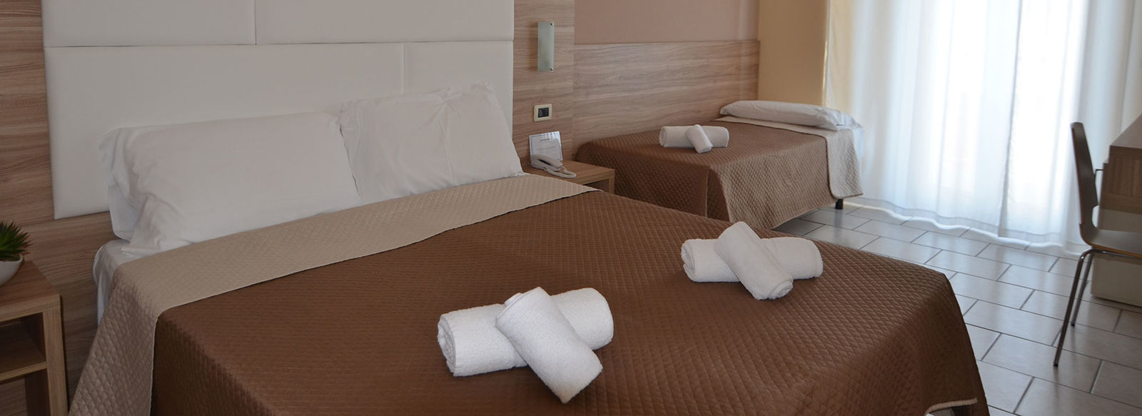 Gestione familiare, a 50 metri dalla spiaggia