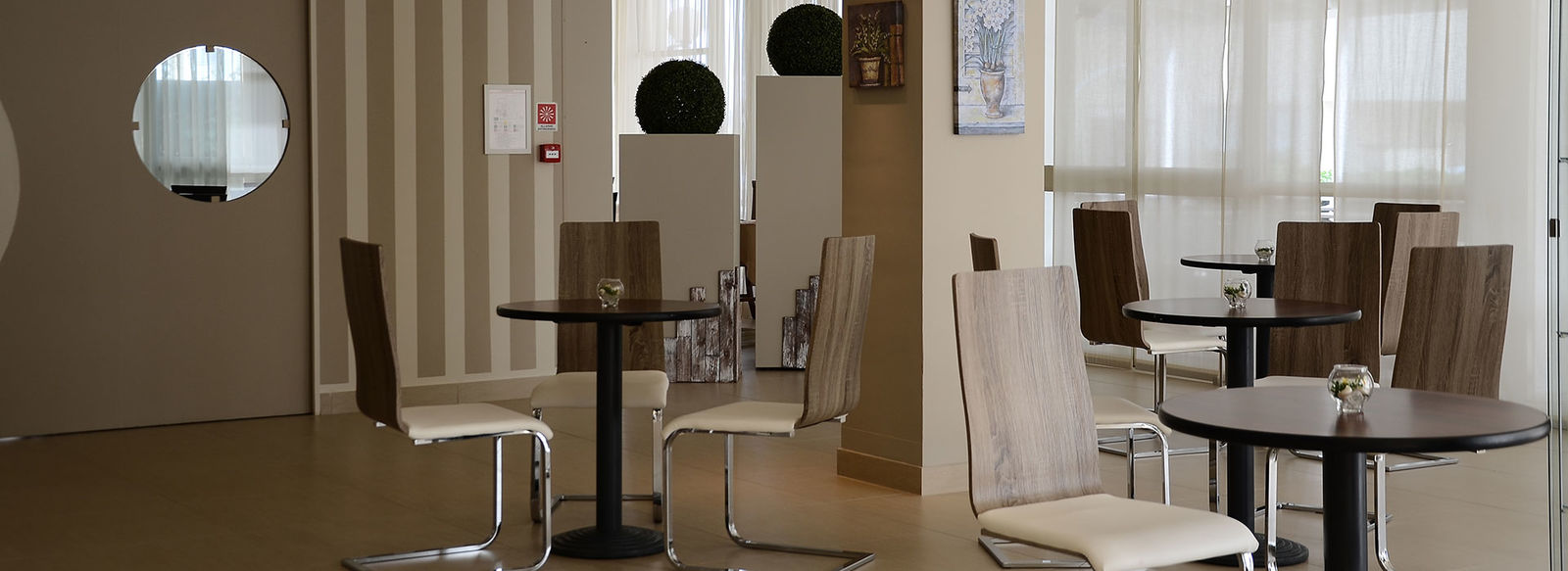 Gestione familiare, a 50 metri dalla spiaggia