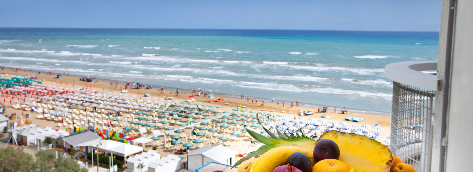 Fronte mare, spiaggia inclusa