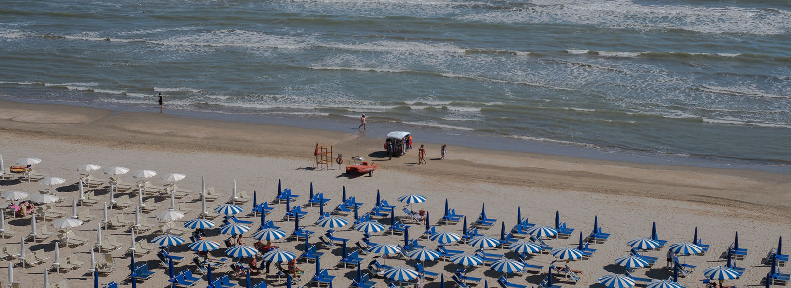 Fronte mare, spiaggia inclusa