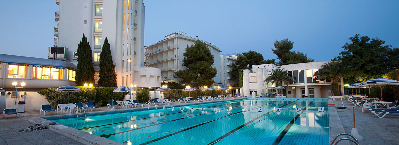Fronte mare, spiaggia inclusa