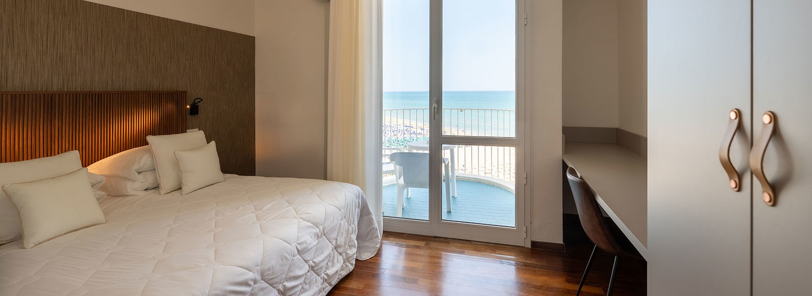 Fronte mare, spiaggia inclusa