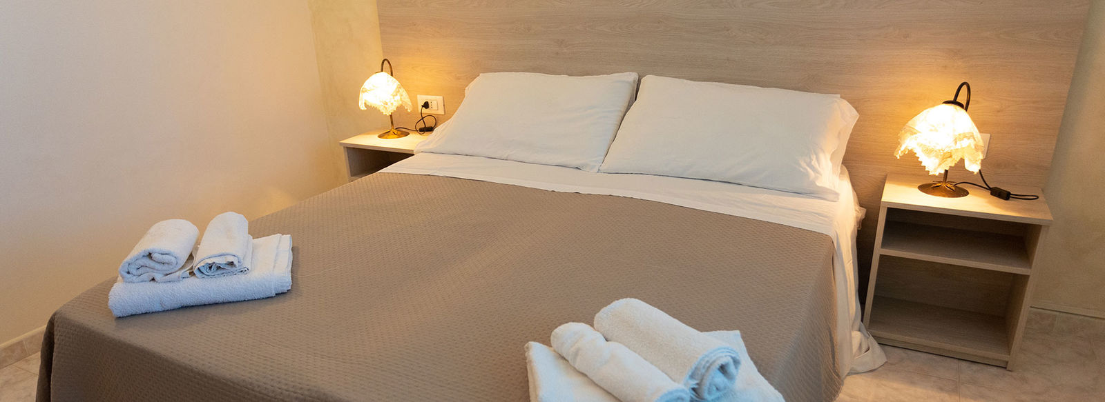 PENSIONE COMPLETA - CAMERE STANDARD - CAMERE FAMILY