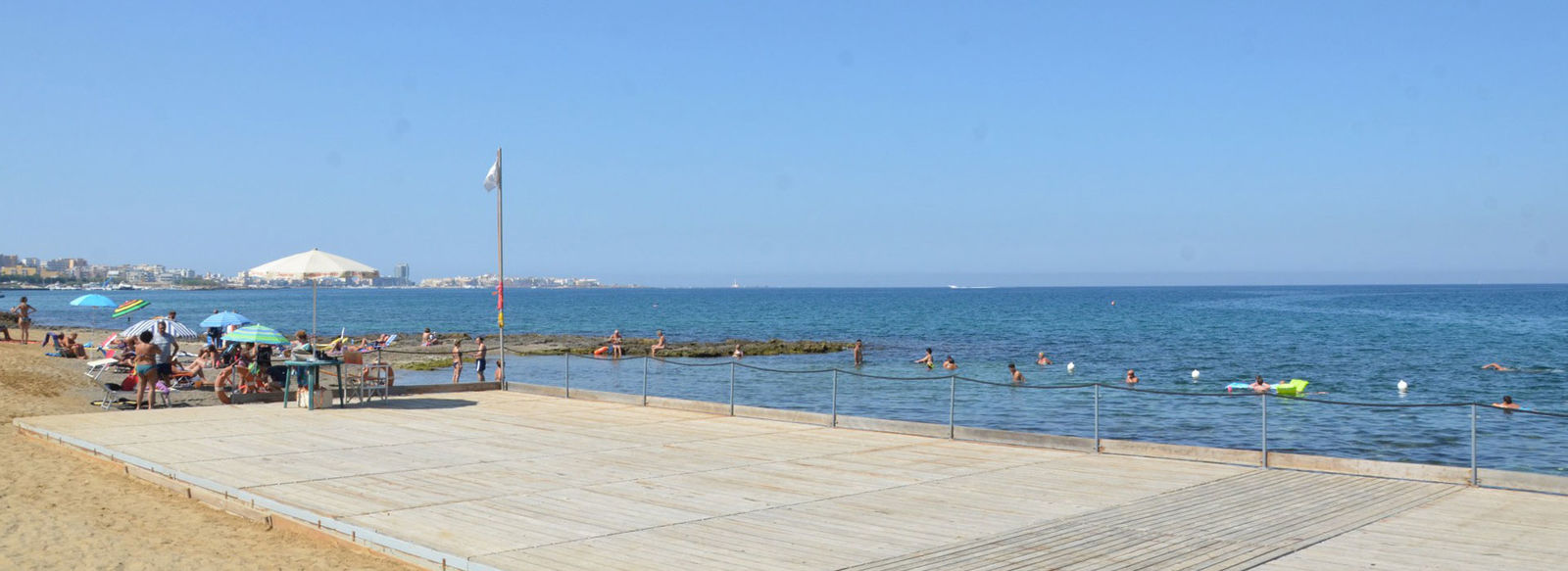 A 200 metri dalla spiaggia