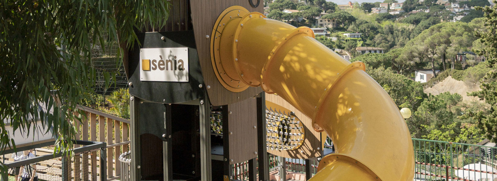 Lungo la vivace Costa Brava