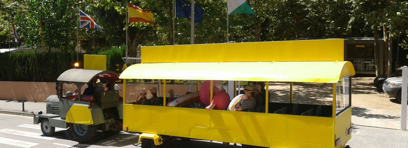 Lungo la vivace Costa Brava