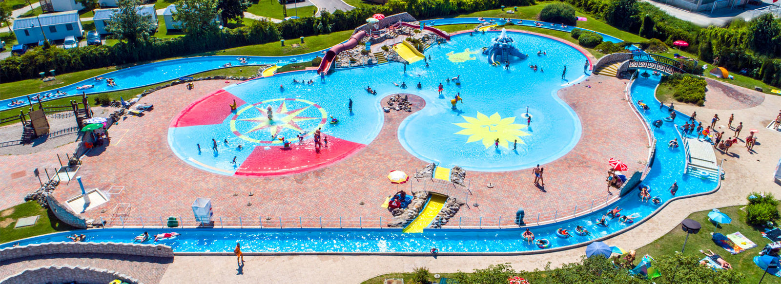 Piscine termali di 10.000 mq e attrazioni acquatiche