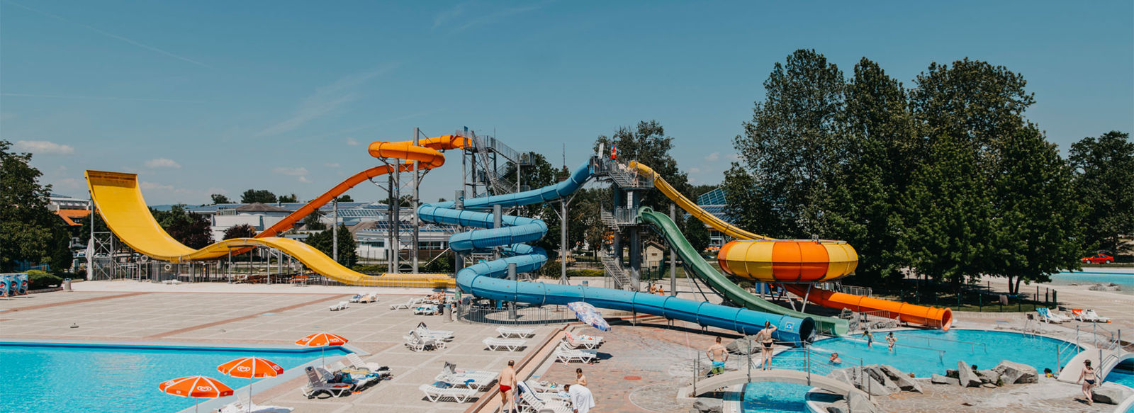 Piscine termali di 10.000 mq e attrazioni acquatiche