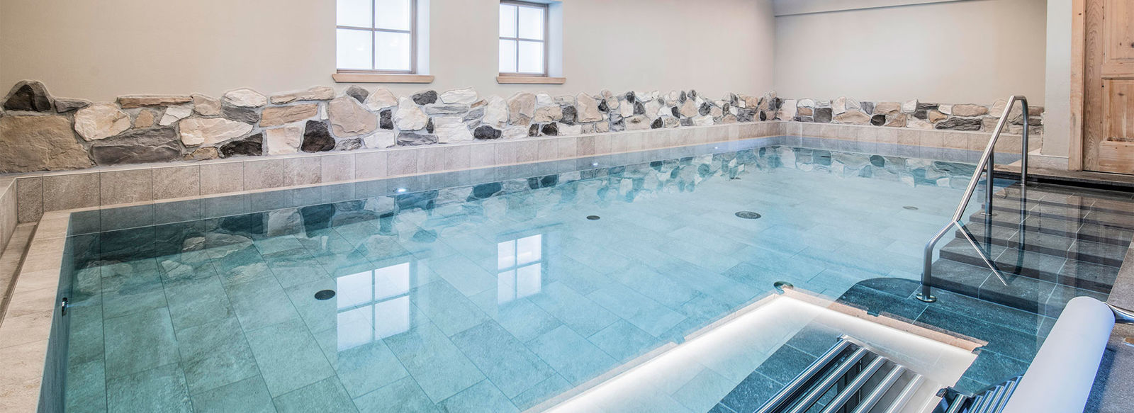 Immerso in un paesaggio alpino autentico