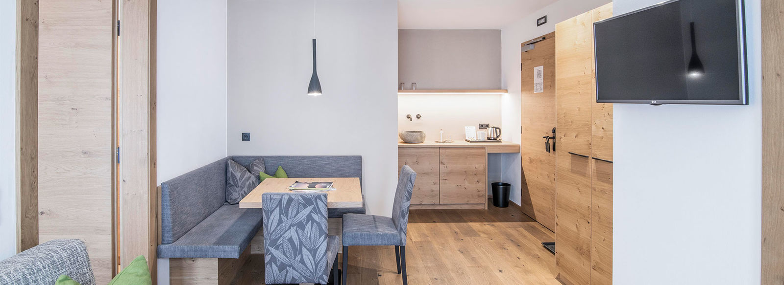 Immerso in un paesaggio alpino autentico