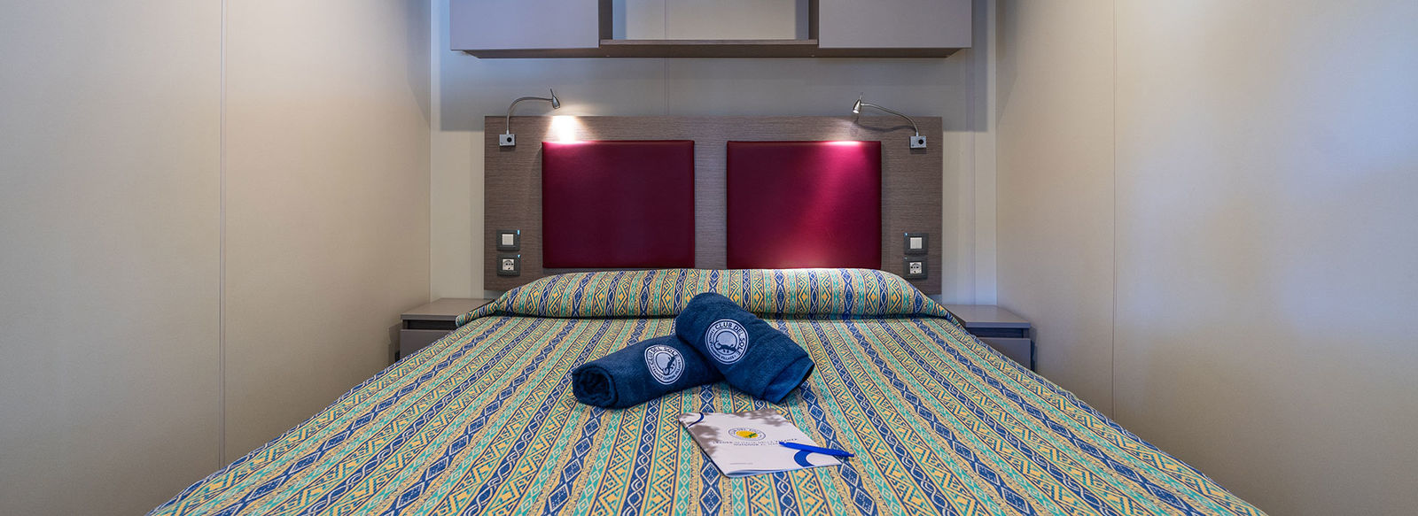 Fronte mare, in una pineta secolare