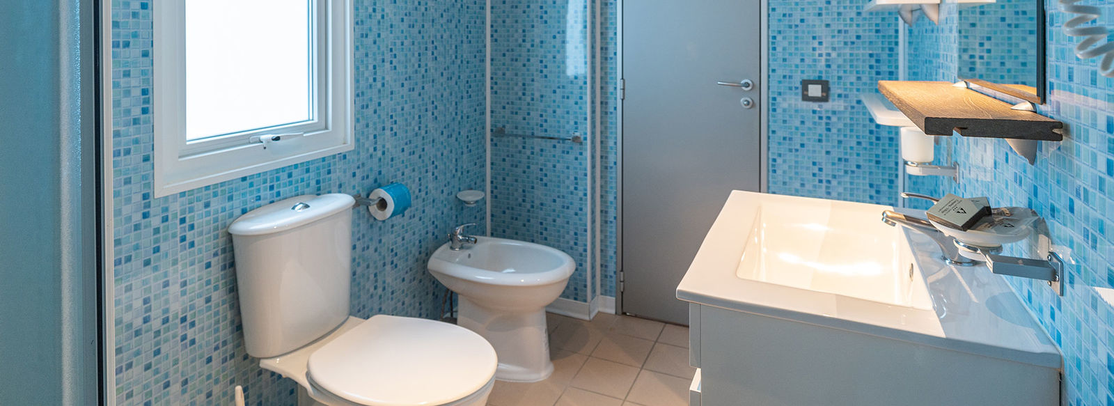 Fronte mare, in una pineta secolare