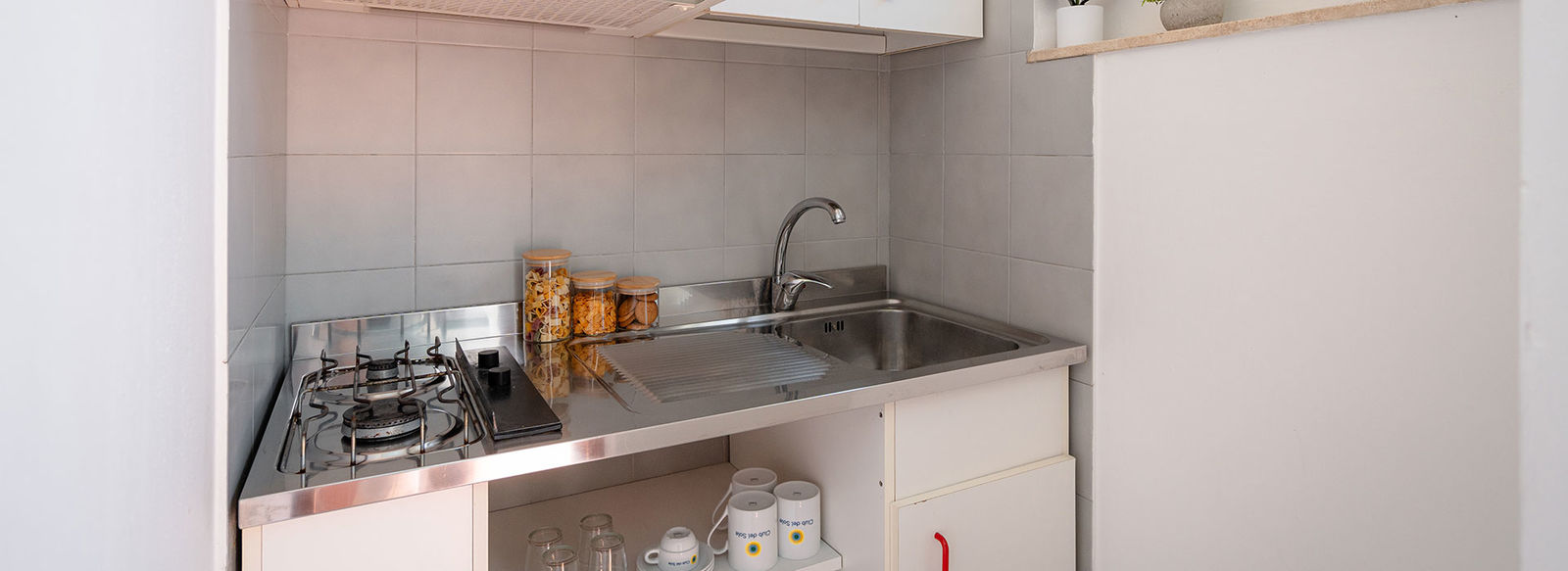 Moderno e funzionale, direttamente sul mare