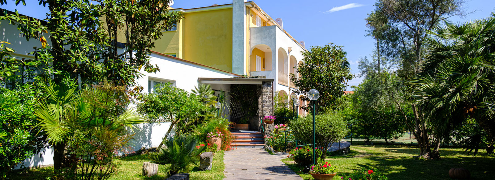 Oasi di benessere con spiaggia privata