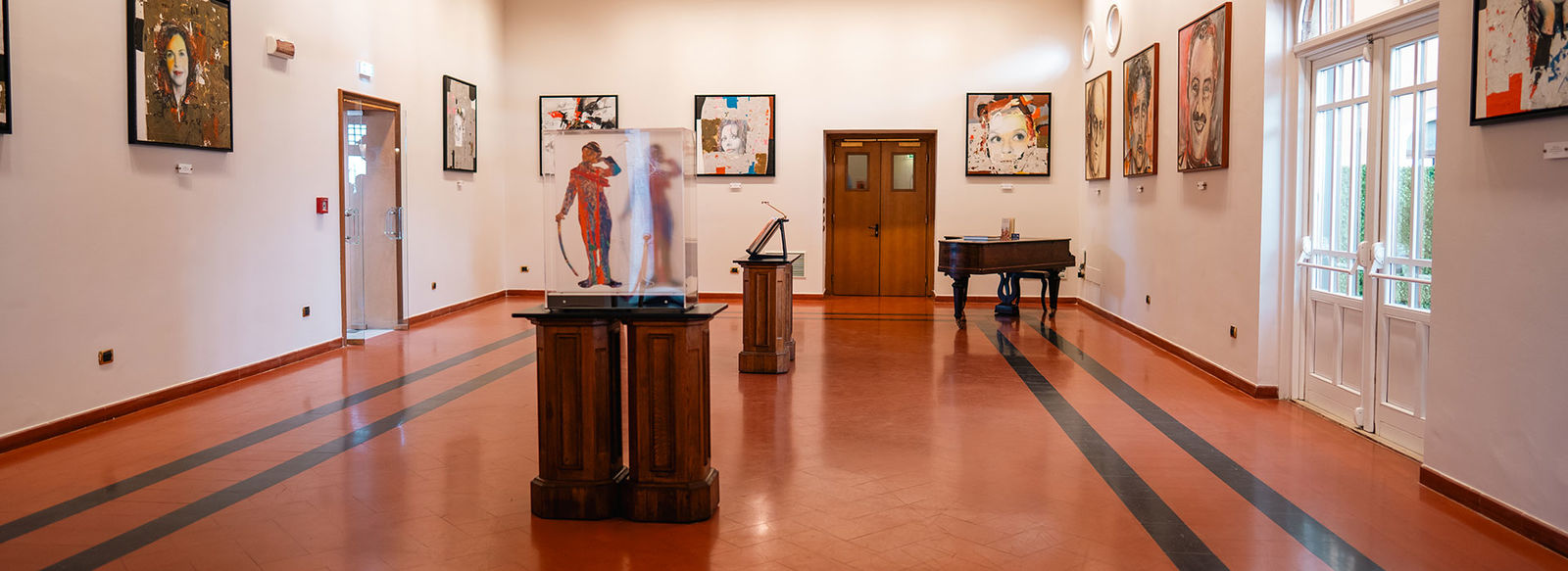 Tra le rocce millenarie della Costa Viola