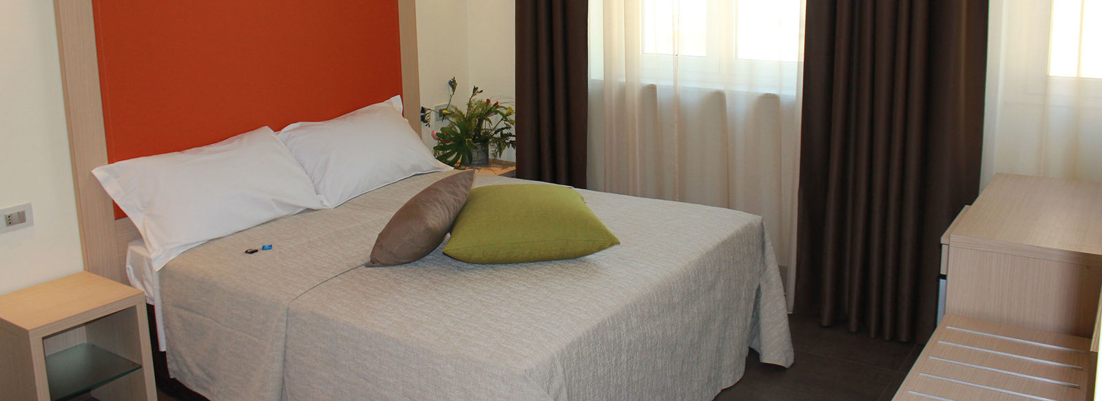 Posizione centrale, vicino al mare