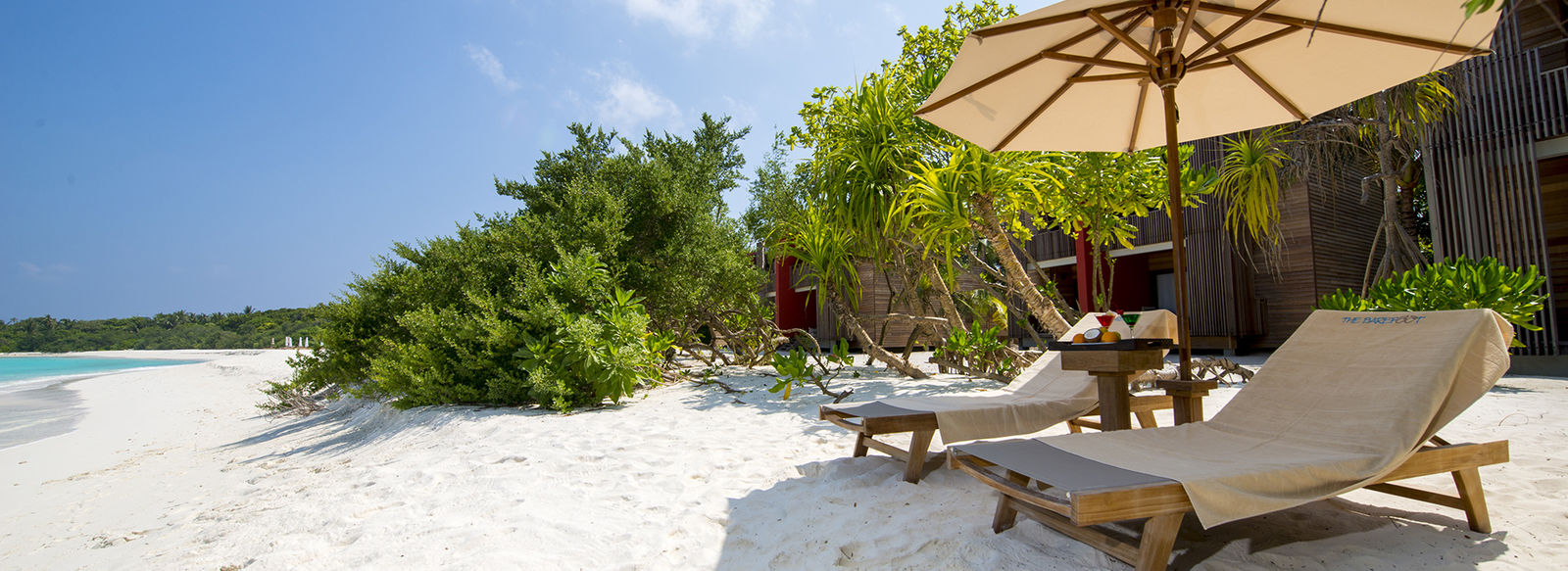 acque turchesi e barriera corallina incontaminata e ricca di colori