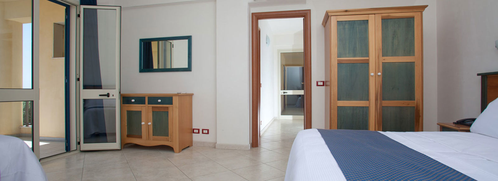 Sul Canale di Sicilia, a 500 metri dalla spiaggia