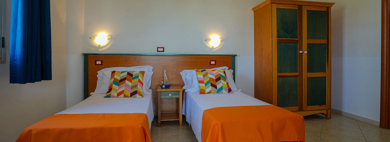 Sul Canale di Sicilia, a 500 metri dalla spiaggia