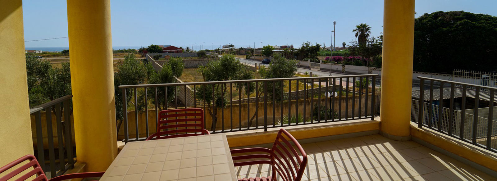 Sul Canale di Sicilia, a 500 metri dalla spiaggia