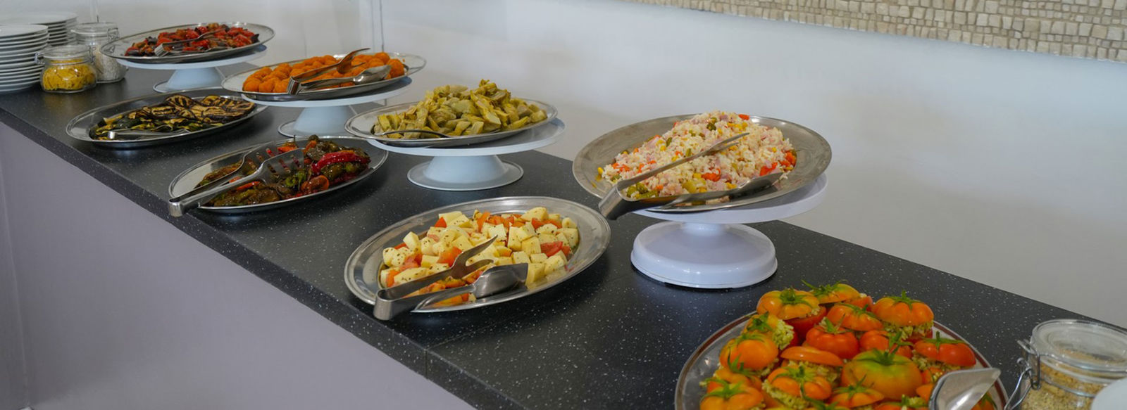 Sul Canale di Sicilia, a 500 metri dalla spiaggia