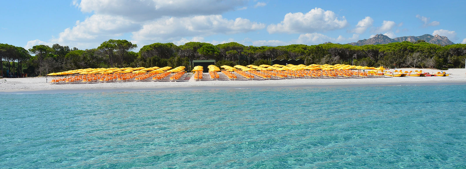 Immerso nel verde, sul Golfo di Orosei