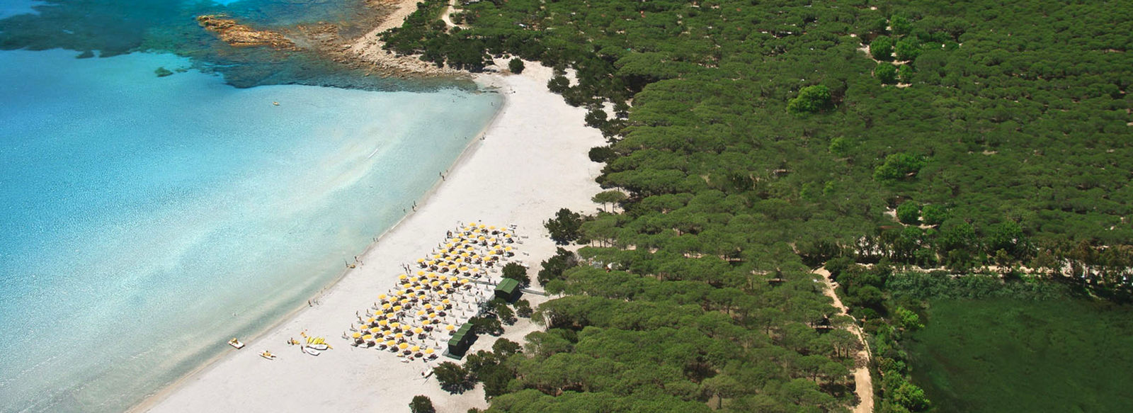 Immerso nel verde, sul Golfo di Orosei