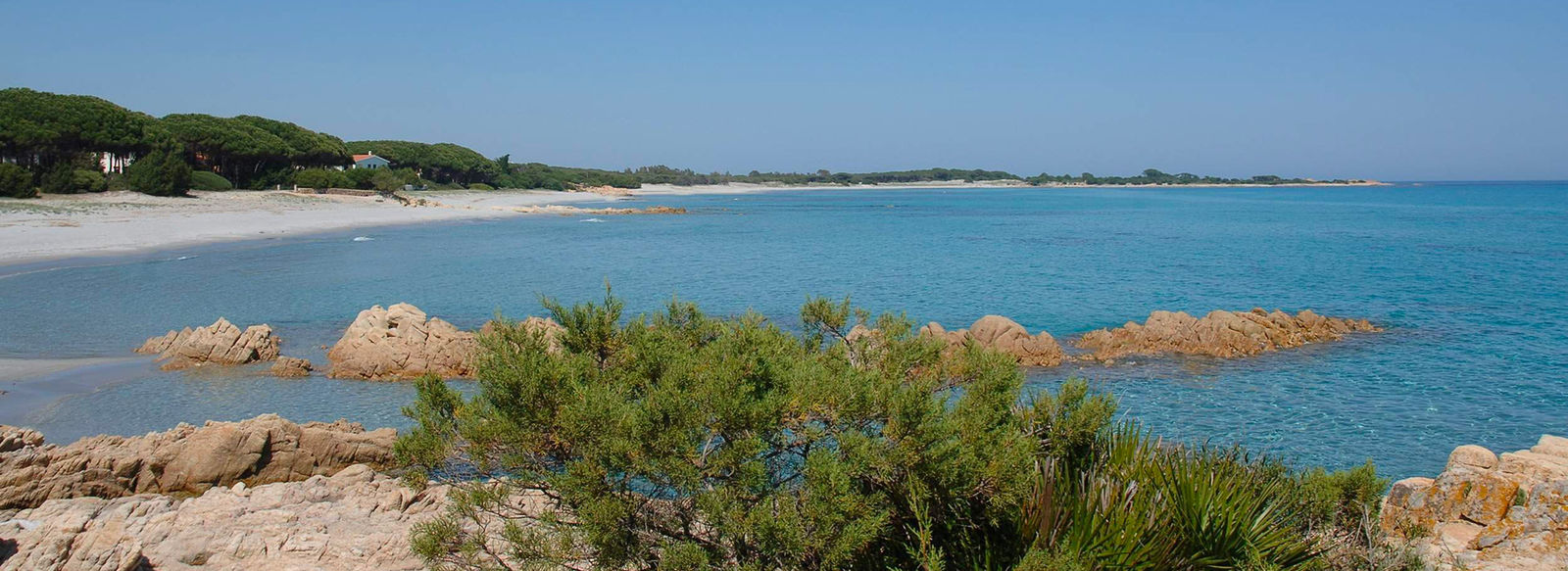 Immerso nel verde, sul Golfo di Orosei