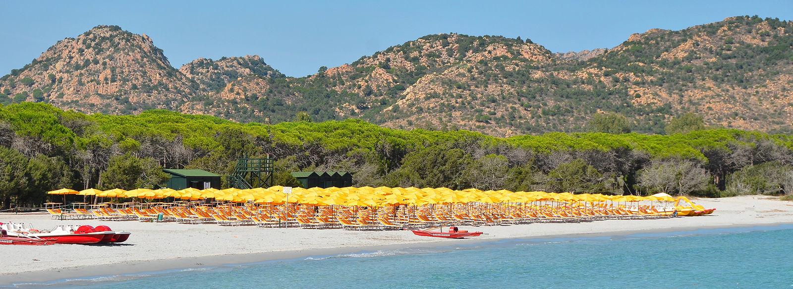 Immerso nel verde, sul Golfo di Orosei