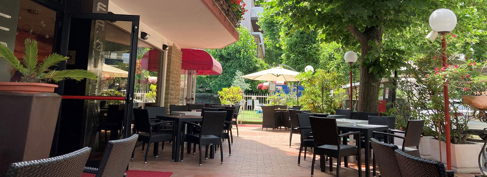 Family Hotel affacciato sul mare