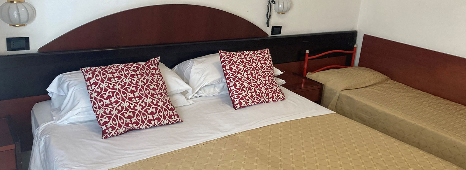 Family Hotel affacciato sul mare