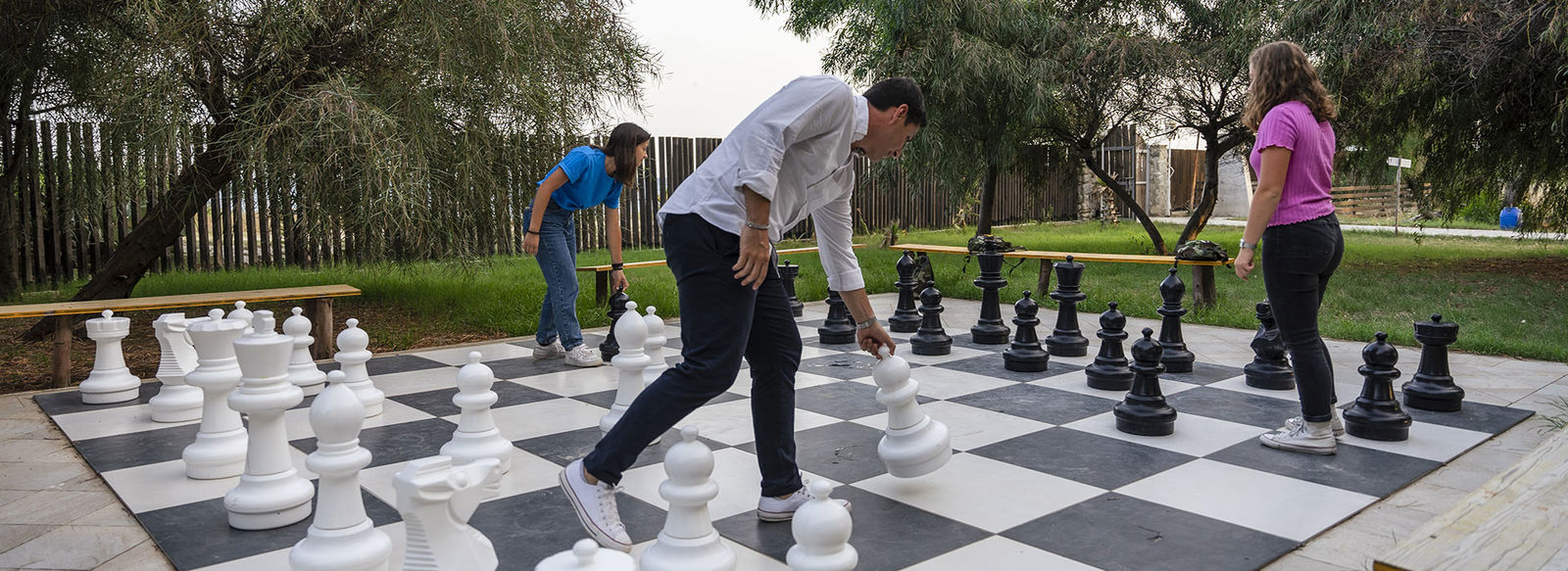 Immerso nel verde, fronte mare