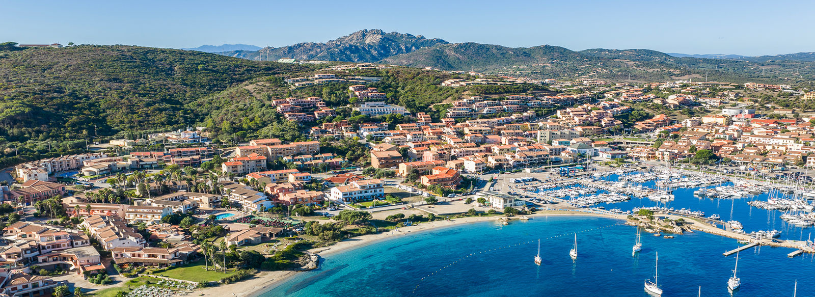A 500 metri dal centro, con piscina