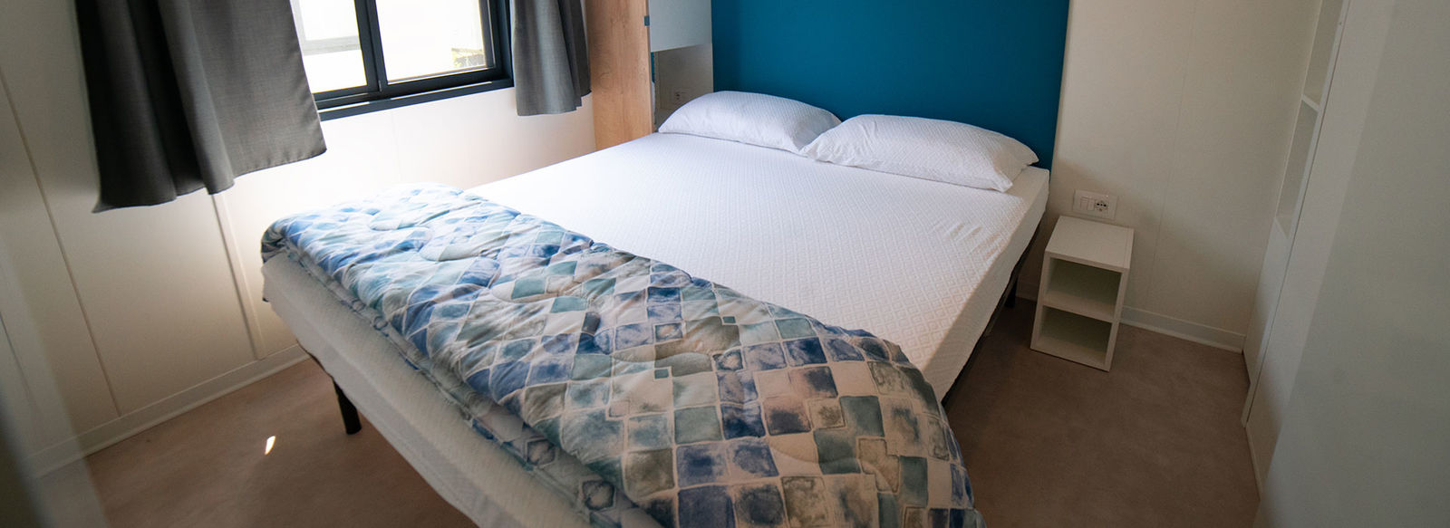 Affacciato sul Lago di Garda, a 1 km da Gardaland