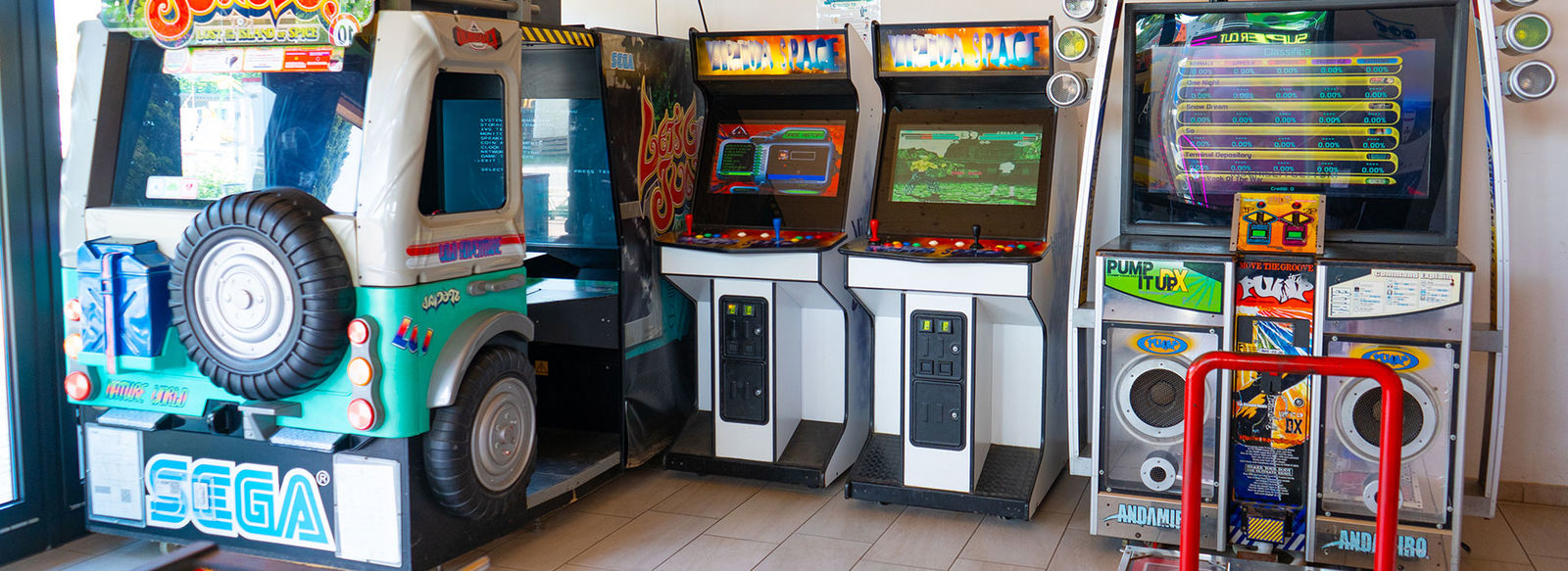 Affacciato sul Lago di Garda, a 1 km da Gardaland