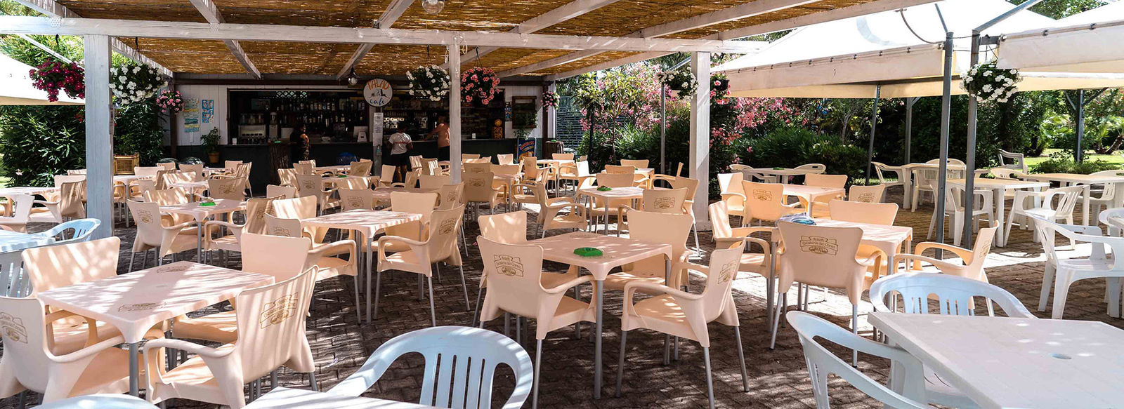 A 300 metri dalla spiaggia